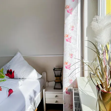 Nur Fuer Monteure - Moderne